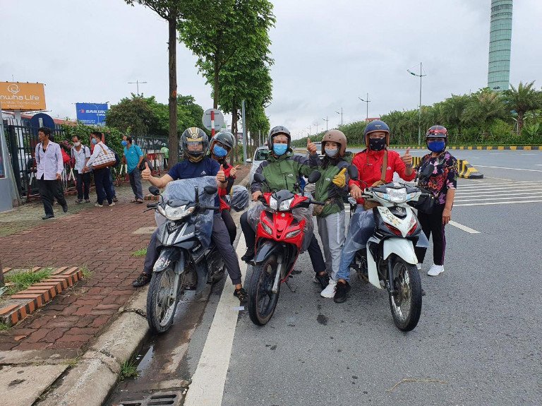 Cận cảnh chi tiết quy trình bàn giao xe máy tại điểm cho thuê uy tín