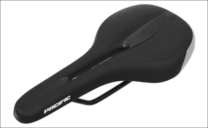 Chiếc yên xe đạp được thiết kế tối ưu cho sự thoải mái và hỗ trợ tư thế đạp xe đúng