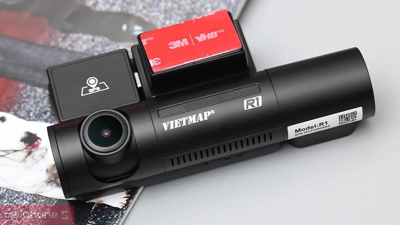 Hình ảnh minh họa các thông số kỹ thuật về độ bền và chống nước của camera