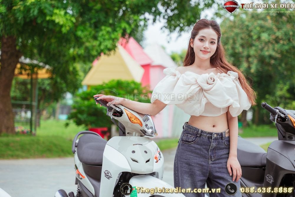 Hình ảnh một chiếc xe 50cc đang chạy trên đường, biểu tượng cho sự cần thiết của bộ truyền động hoạt động tốt