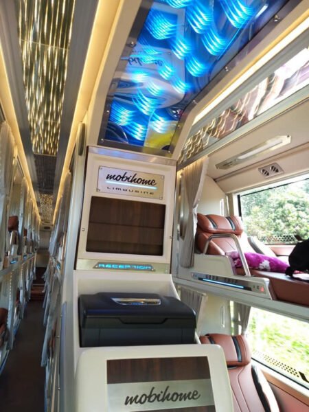 Hình ảnh nội thất xe limousine 36 phòng sang trọng của nhà xe Phương Hồng Linh