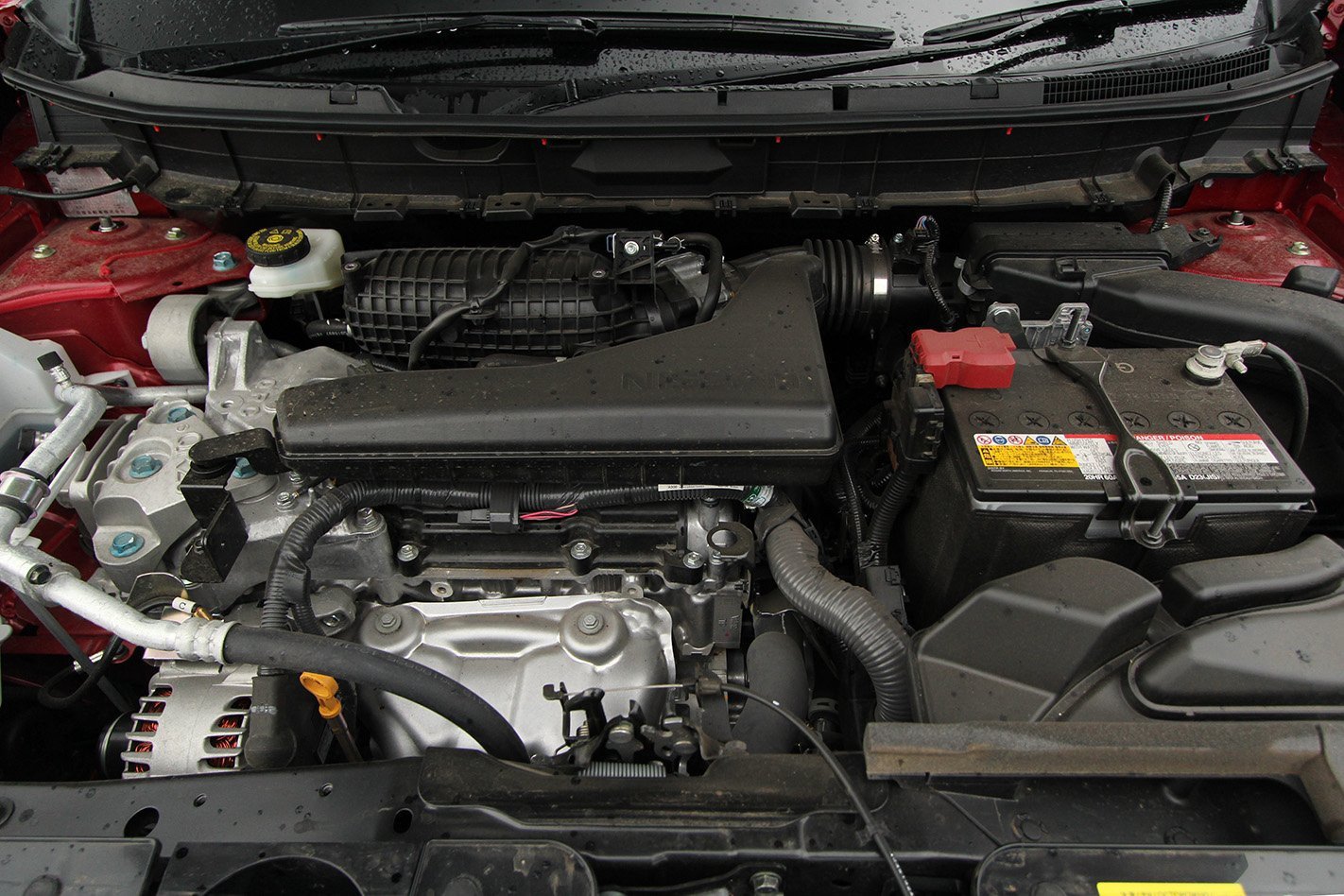 Khoang động cơ của Nissan X-Trail 2019