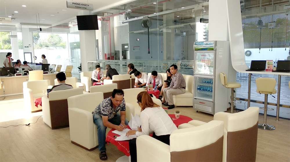 Khu vực bảo dưỡng xe chuyên nghiệp tại đại lý