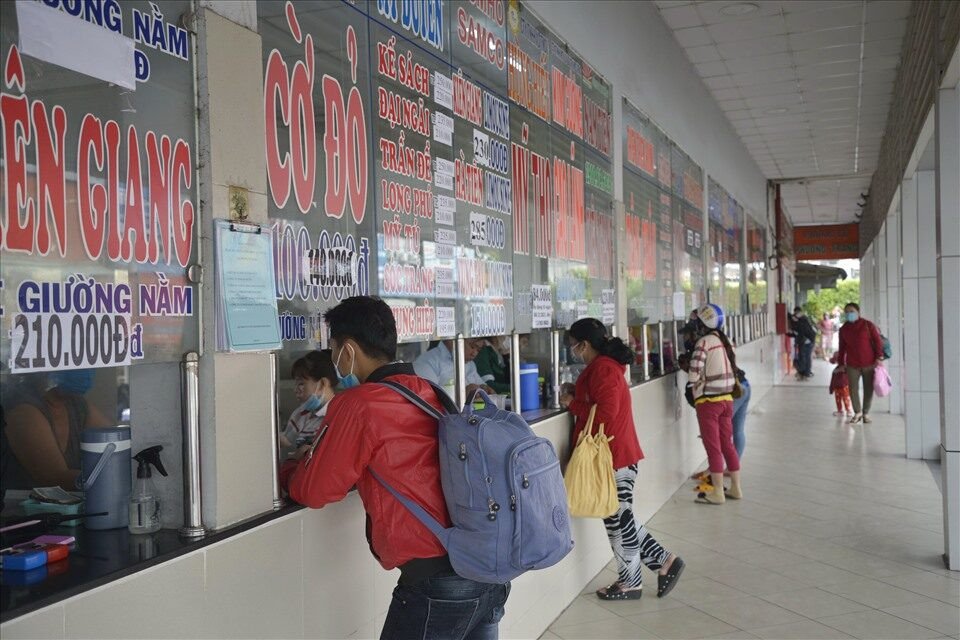 Khu vực cổng vào Bến xe miền Tây, quận Bình Tân