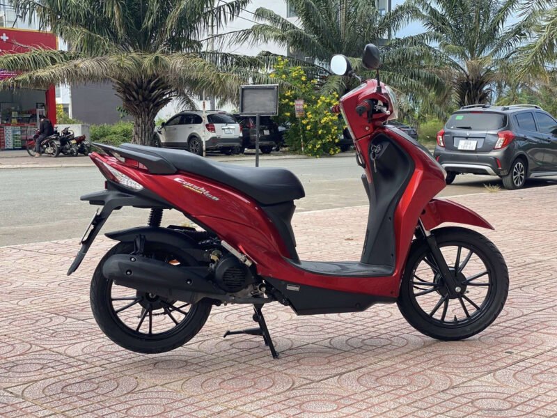 Kiểm tra kỹ lưỡng tình trạng ngoại hình của xe tay ga Kymco Candy 50cc đã qua sử dụng