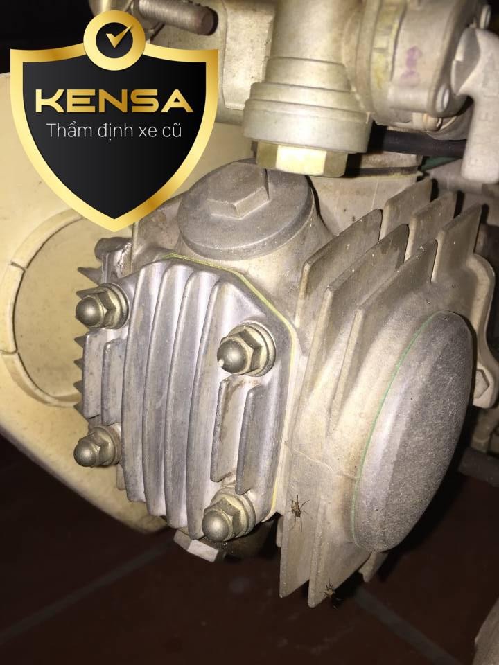 Kiểm tra ốc đầu quy lát và ron máy để xác định động cơ có bị can thiệp hay không