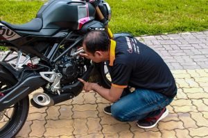 Kiểm tra số km thực tế trên đồng hồ xe máy cũ