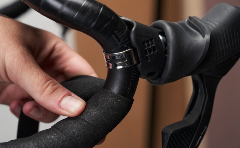 Lý do cần bọc tay lái cho xe đạp đua