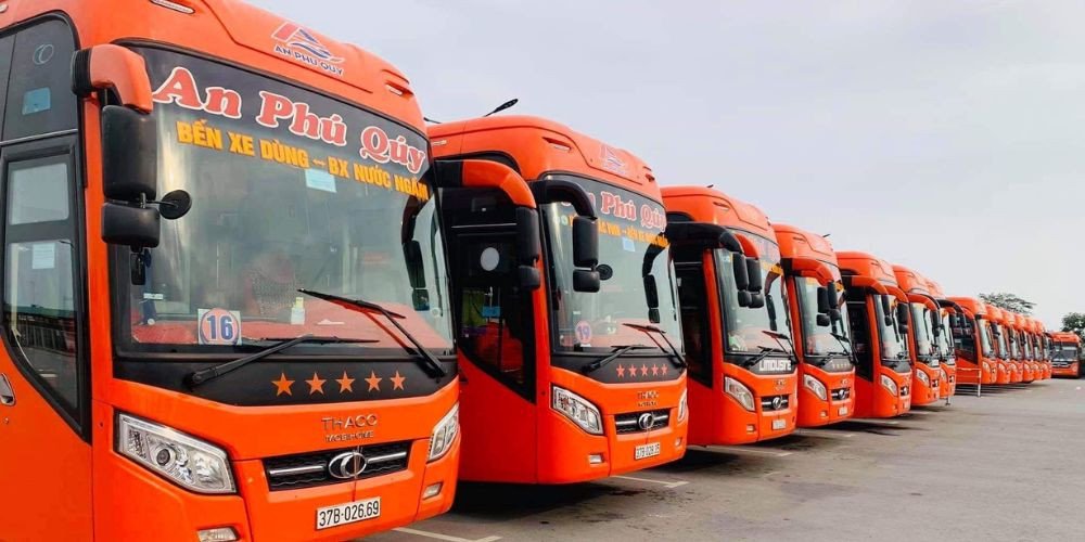 Ngoại trừ vận tải hành khách, nhà xe còn cung cấp dịch vụ giao nhận hàng hóa.