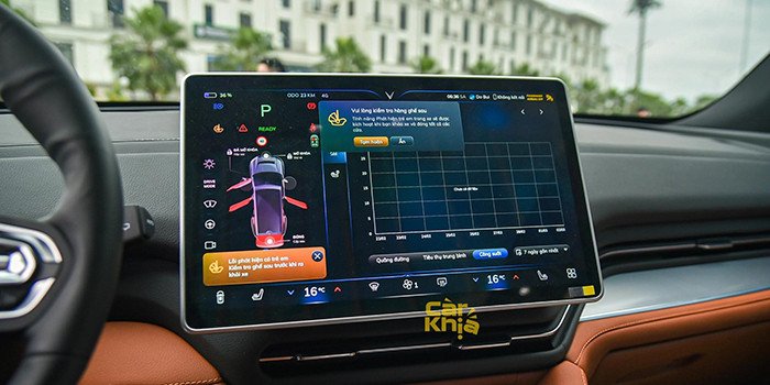 Nội thất hiện đại với màn hình trung tâm lớn của VF9