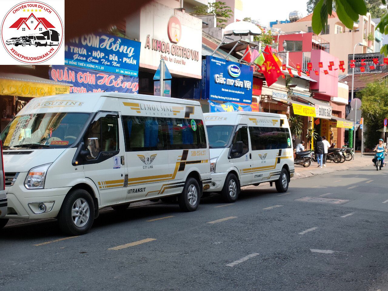 Nội thất xe Ford Transit 16 chỗ với ghế ngồi thoải mái