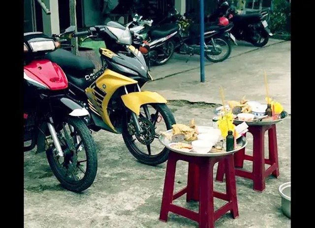 Phương tiện giao thông mới đang được chuẩn bị cho nghi lễ cúng bái