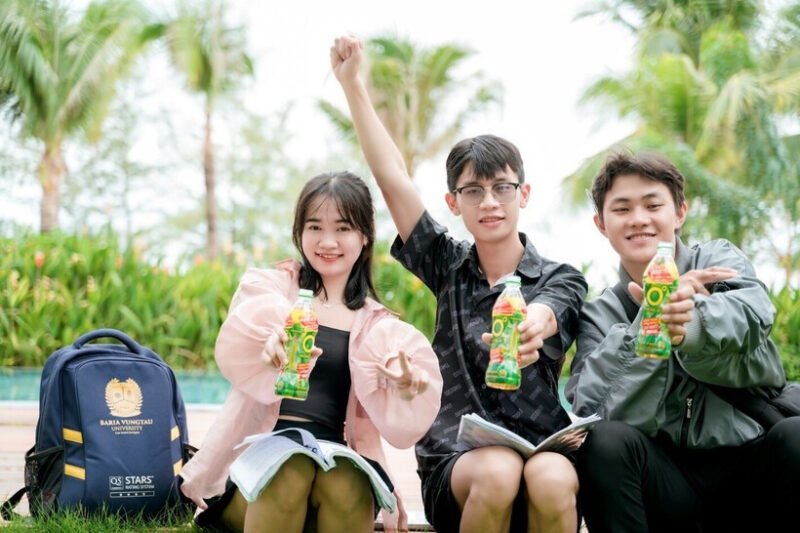 Tích lũy mã dự thưởng để tham gia quay số **xé ngay trúng liền trà xanh không độ**