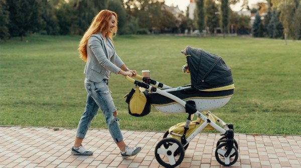 Xe đẩy đảm bảo sự thoải mái và an toàn cho bé khi ra ngoài
