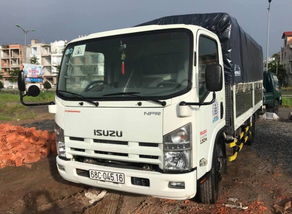 Xe tải Isuzu 3.5 tấn đời 2015, thể hiện sự bền bỉ qua năm tháng