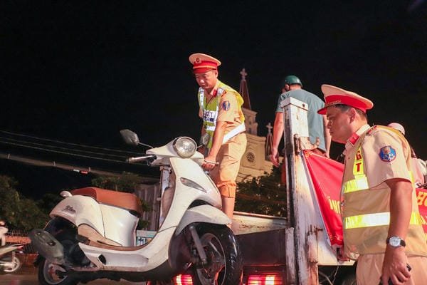 Ảnh Bị Công An Bắt Xe Máy Ban Đêm 10