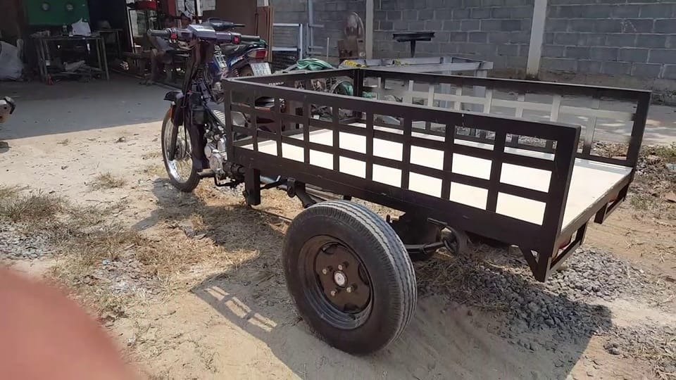 Bán thùng xe lôi cũ: Hướng dẫn chọn mua bền bỉ Bán thùng xe lôi cũ