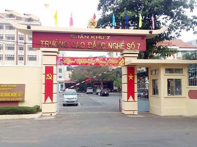 Trường Dạy Lái Xe Quân Khu 7 2