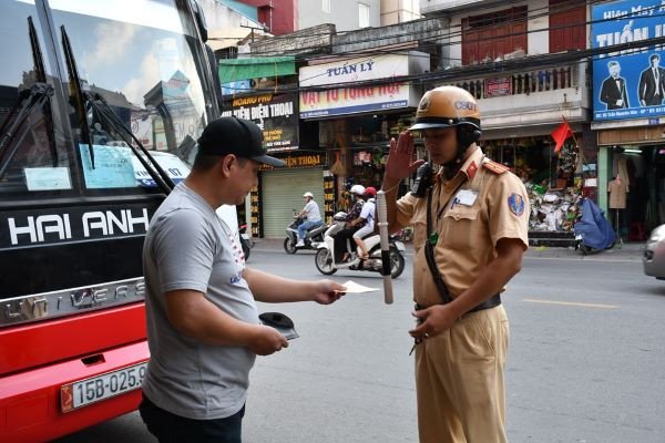 Ảnh chụp thiết bị camera giám sát được lắp đặt trên xe ô tô
