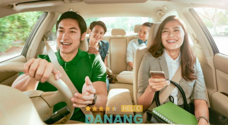 Ảnh minh họa một chiếc xe ô tô di chuyển trên đường cao tốc