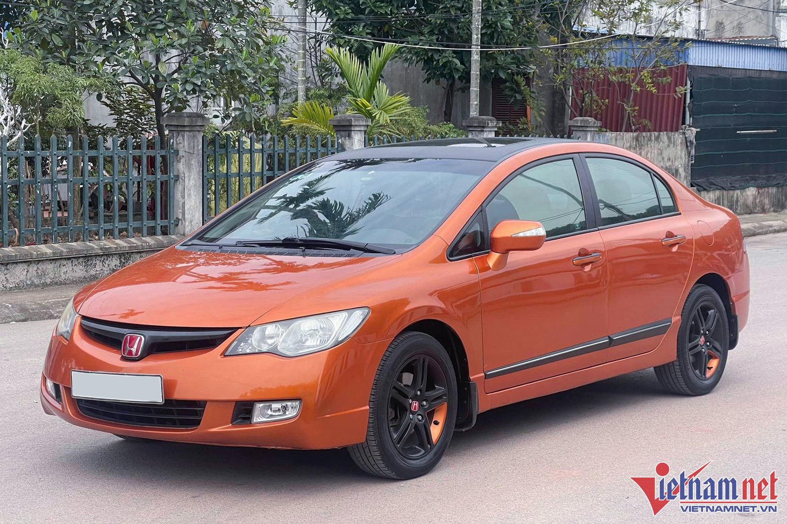 Ảnh một chiếc Honda Civic cũ, một mẫu xe C đáng cân nhắc dưới 200 triệu