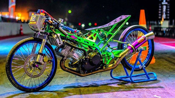 Ảnh xe đua độ cực cháy, nhìn là mê mẩn