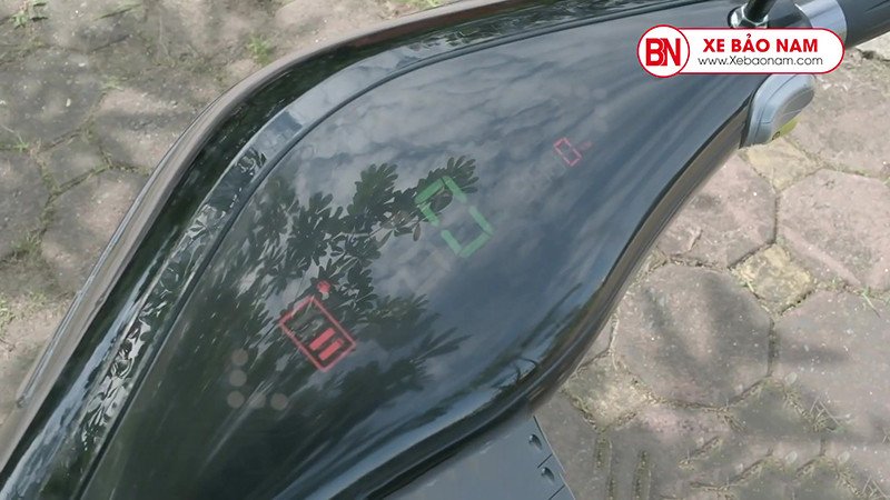 Bảng đồng hồ điện tử hiện đại của xe ga 50cc Minion