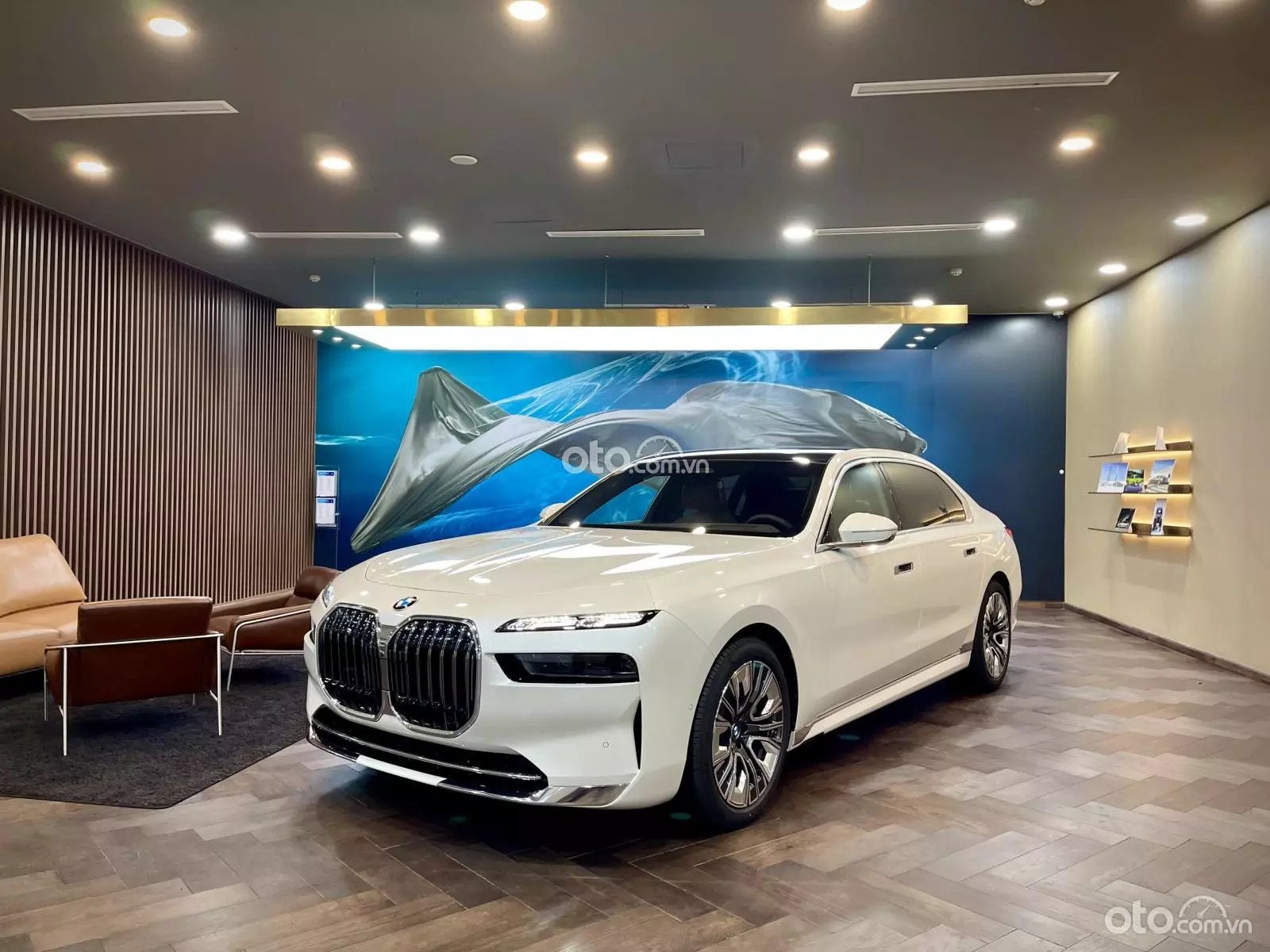 Bảng giá chi tiết các phiên bản xe BMW 3-Series và 7-Series