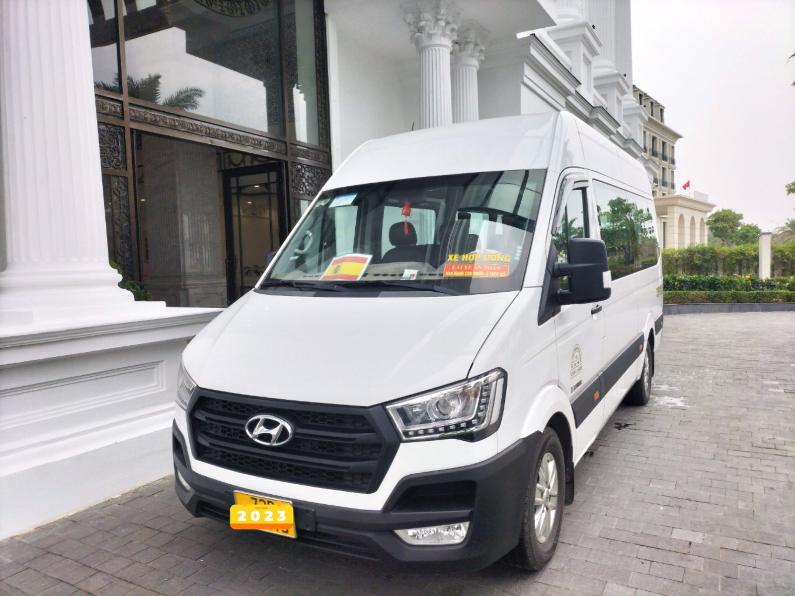 Bảng giá tham khảo chi phí cho các tuyến đường phổ biến tại Quảng Bình bằng xe 16 chỗ