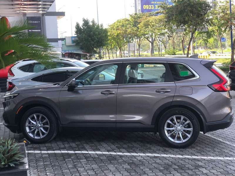 Bảng màu đa dạng của Honda CR-V, bao gồm các màu Titan và Đỏ thời thượng