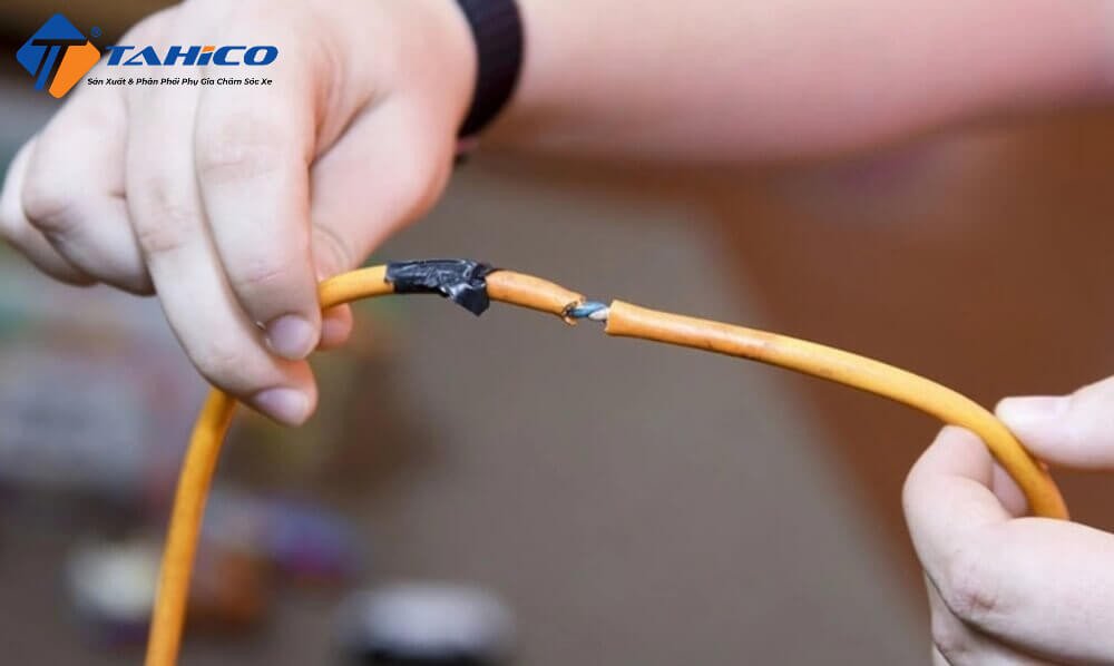 Bảng tham khảo chi phí sửa chữa và thay thế đèn xe máy theo dòng xe