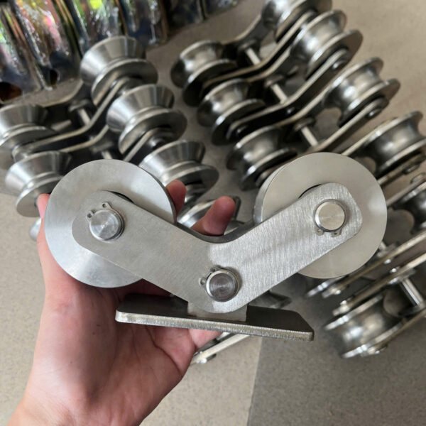 Bánh xe cổng trượt chịu lực lớn trên ray