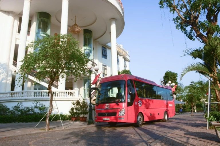 Bên trong xe khách Niềm Nghĩa với hệ thống ghế ngồi sạch sẽ