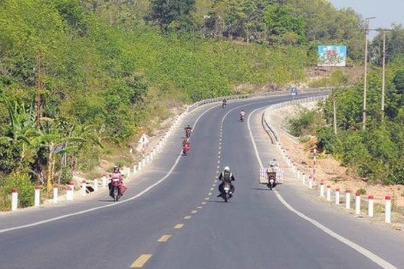 Bố trí biển báo tại các điểm chuyển đổi làn đường