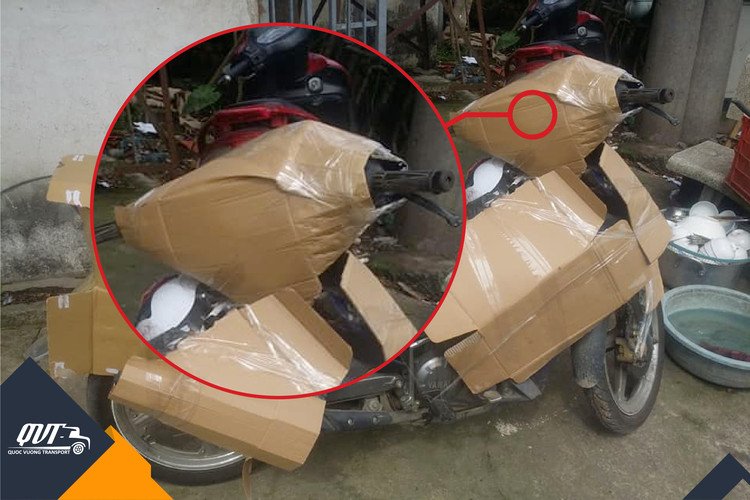 Bọc cẩn thận đầu xe bằng bìa carton