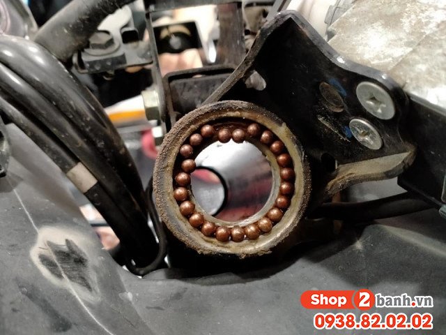 Các bộ phận trong bát phốt bị mòn sau thời gian dài sử dụng