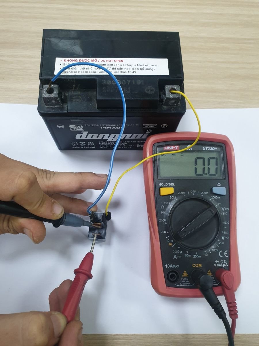 Các bước kiểm tra rơ le 4 chân bằng đồng hồ đo điện