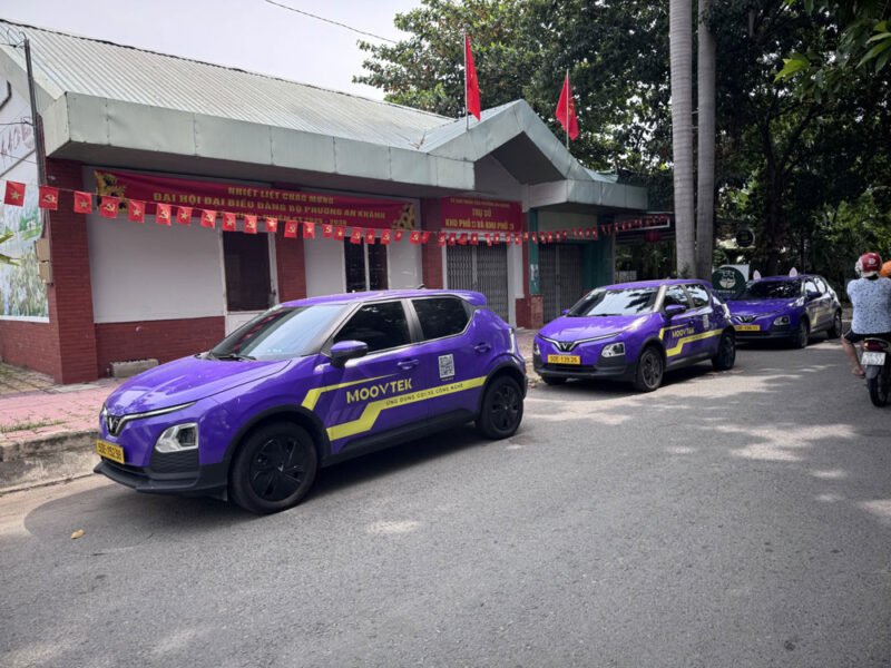 Các hãng xe công nghệ mới ra đang cạnh tranh khốc liệt về giá - Xe Thanh Bình Xanh