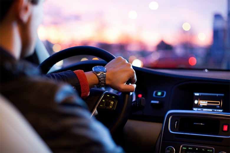 Các hành động lái xe được diễn tả bằng động từ tiếng Anh