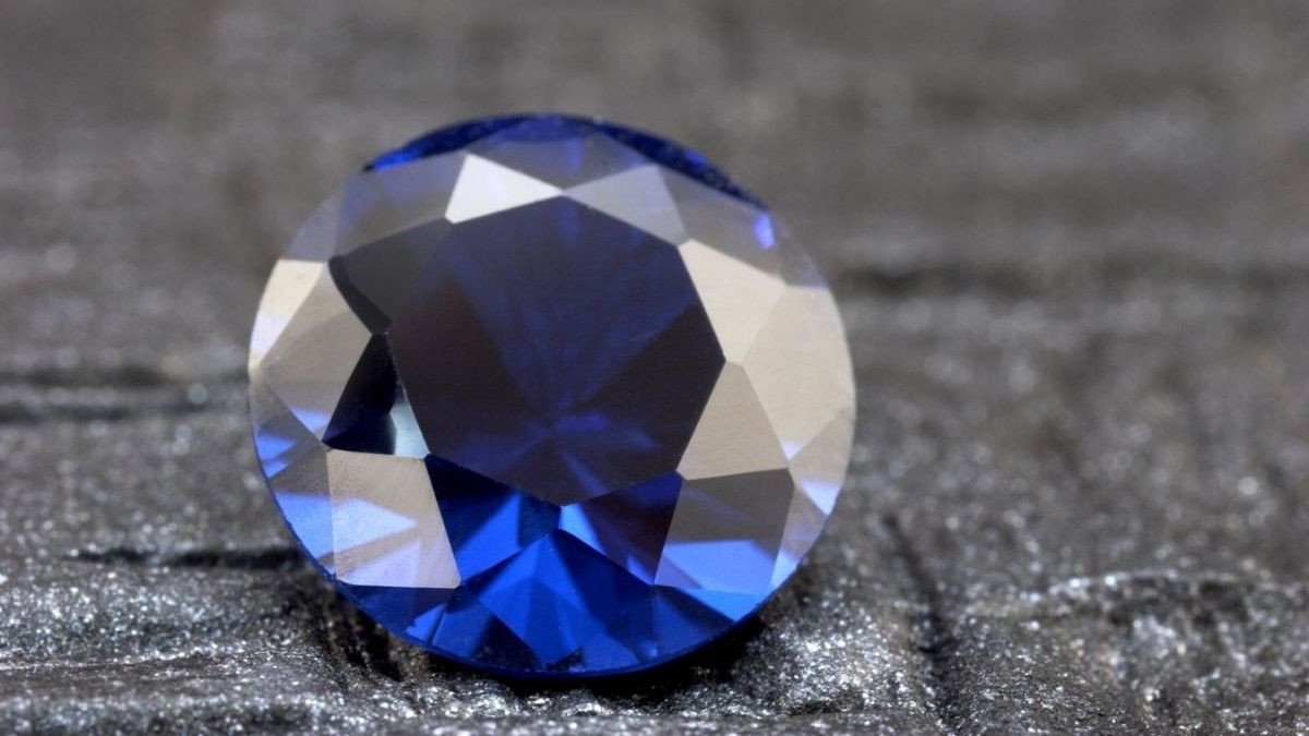 Các loại đá quý và vật phẩm phong thủy hỗ trợ may mắn cho người sinh tháng 9