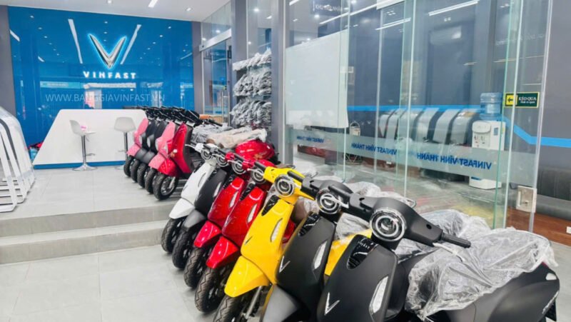Các mô hình showroom và dịch vụ của đại lý VinFast xe máy điện