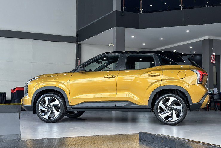 Các tùy chọn màu sắc ngoại thất của xe Mitsubishi Xforce được trưng bày tại sự kiện