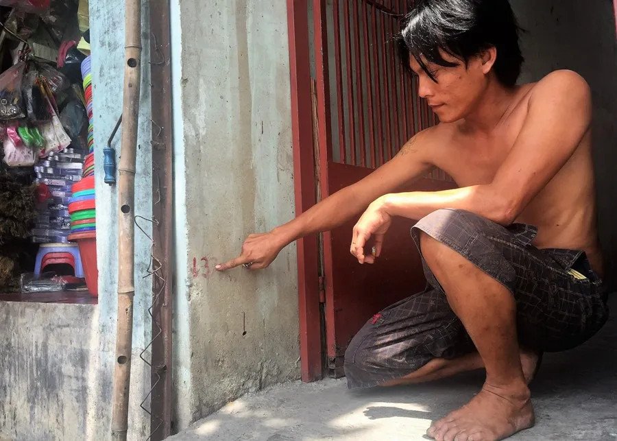 Các vật liệu xây dựng khác nhau được sử dụng cho lối đi bộ và lối vào nhà