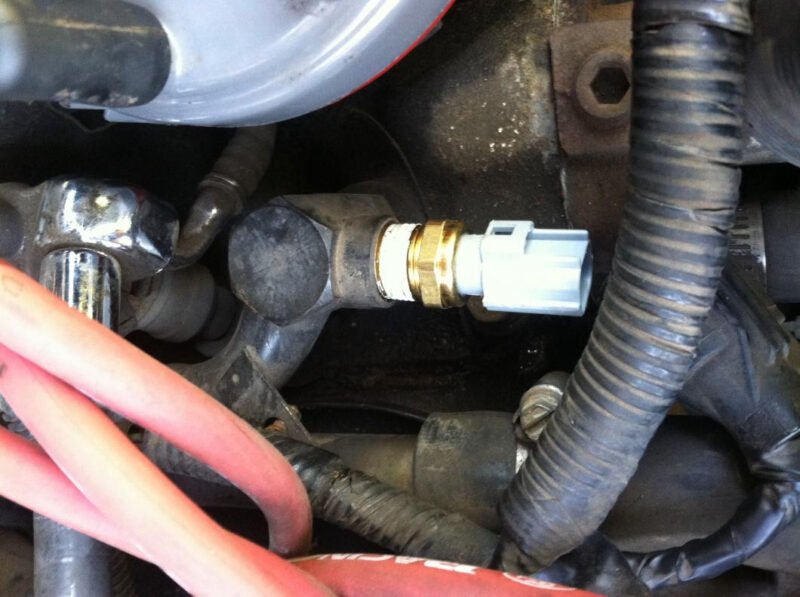 Cảm biến nhiệt độ nước làm mát đo lường chính xác tình trạng động cơ