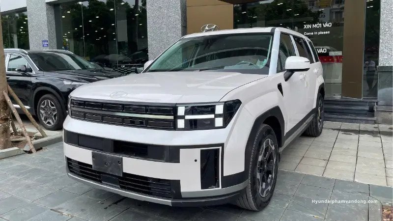 Cận cảnh chi tiết đèn pha LED của Hyundai SantaFe 2025