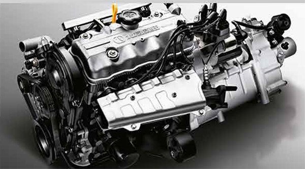 Cận cảnh động cơ xe bán tải kenbo, thể hiện công nghệ lắp ráp hiện đại