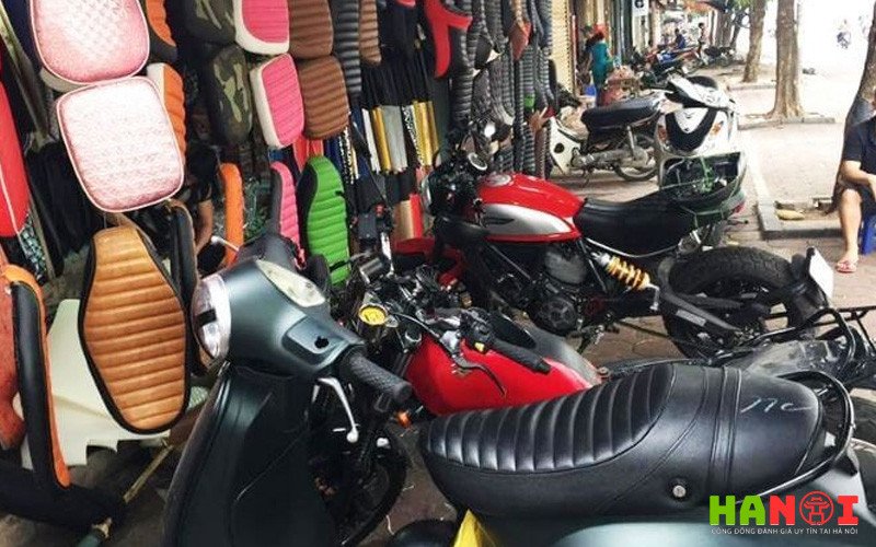 Cận cảnh một chi tiết yên xe độ đẹp, thể hiện sự tỉ mỉ trong thi công