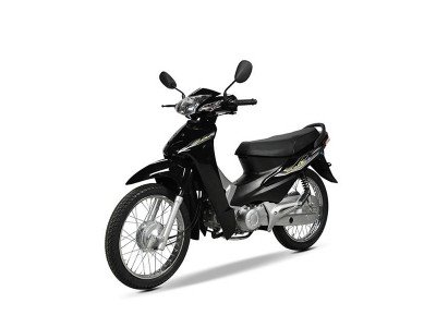 Cận cảnh một chiếc xe số 50cc màu đỏ với thiết kế cổ điển và bánh căm