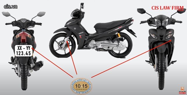 Cận cảnh tem kiểm định dán trên xe máy thể hiện tính hợp lệ