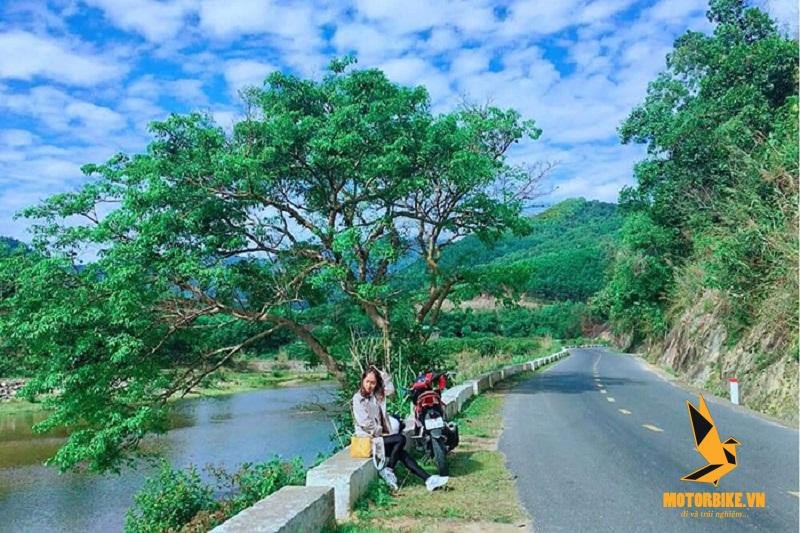 Cảnh hoàng hôn tuyệt đẹp trên Đồi Vọng Cảnh nhìn ra sông Hương